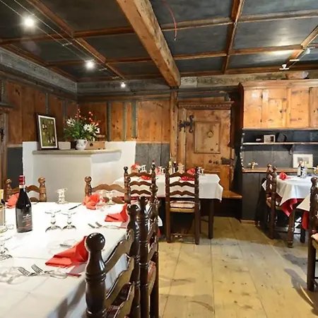 Hotell Cardinello Isola (Lombardy)